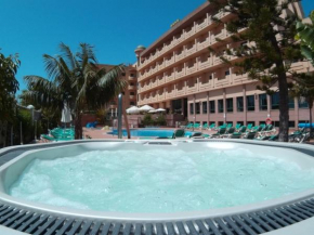 Отель Hotel Victoria Playa  Альмуньекар